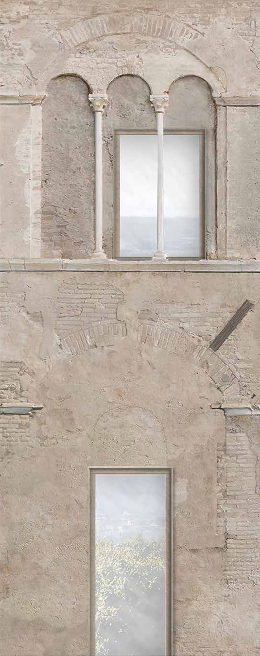 Fassade des Palazzo Guinigi nachher: gesicherte Oberfläche mit angeglichenen Farbtönen, neue Verglasung im dreiteiligen Rundbogenfenster und eine hohe, schmale Glasöffnung im Erdgeschoss